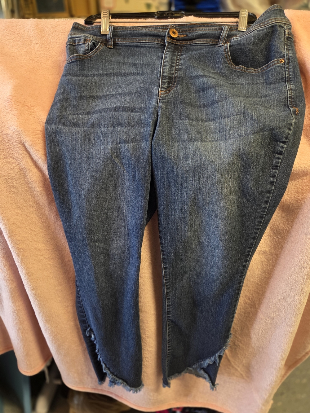 Tulip Hem Crop Denim Curvy Fit